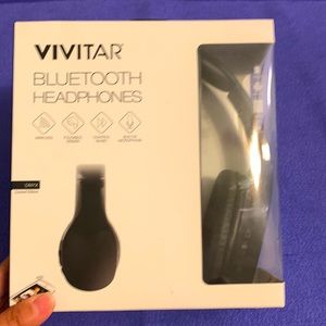 NIB Vivitar headphones. Bluetooth and foldable.
